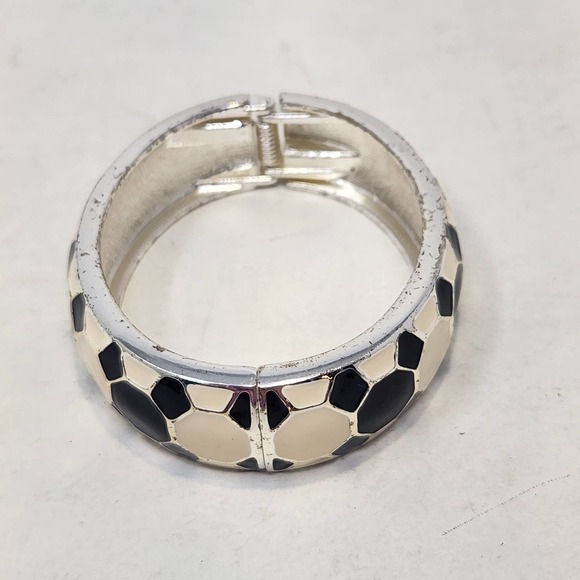 Black White Geometric Enamel Oval Clamper Bracelet Silver Tone Fashion Jewelry - Picture 4 of 6